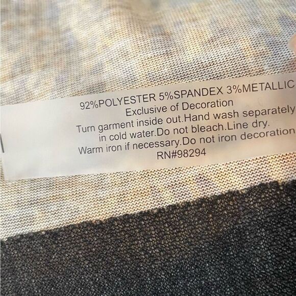 Thomas & Olivia Halloween V-Neck Top L - Picture 6 of 6